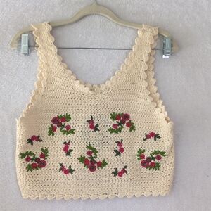 Cozy Casual Women's Tan Embroidered Floral‎ Knit Crop Top Size XS
